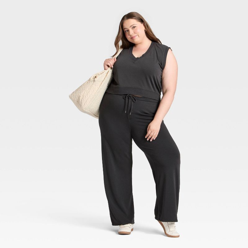 slide 3 of 3, Women's High-Rise Fleece Wide Leg Sweatpants - Universal Thread™ Black XXL, 1 ct