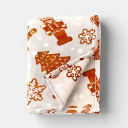 Christmas Gingerbread Cookies Plush Throw Blanket - Wondershop™