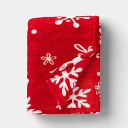 Christmas Snowflake Plush Throw Blanket Red/White - Wondershop™