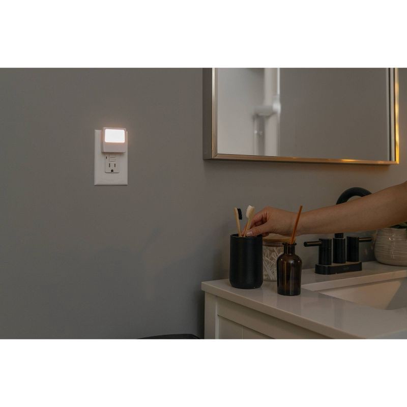 slide 4 of 8, Energizer 2pk LED Continuous On Nightlights, 2 ct