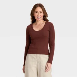 Women's Slim Fit Long Sleeve Scoop Neck Ribbed T-Shirt - Universal Thread™ Brown M