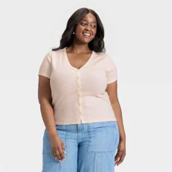 Women's Short Sleeve V-Neck Button-Down Shirt - Universal Thread™ Cream L