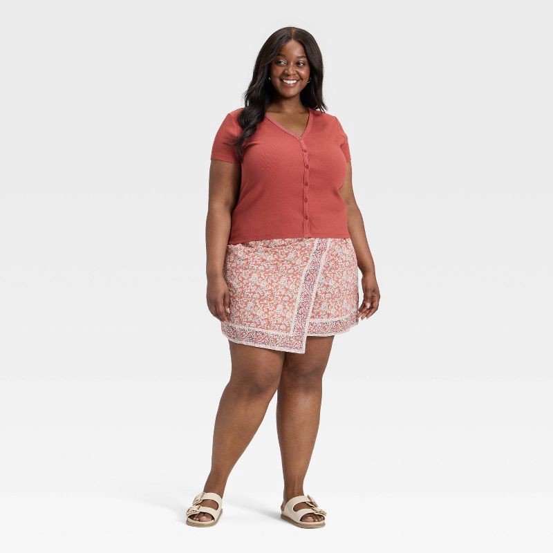 slide 3 of 3, Women's Short Sleeve V-Neck Button-Down Shirt - Universal Thread™ Rust XXL, 1 ct