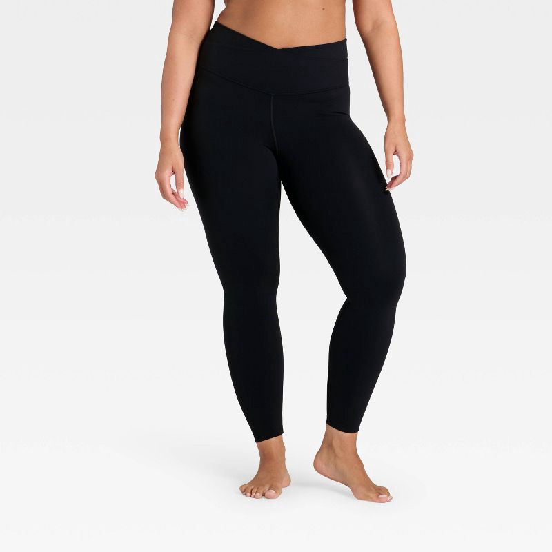 slide 4 of 5, Women's Everyday Soft Crossover 7/8 Leggings - All In Motion™ Black XXL, 1 ct