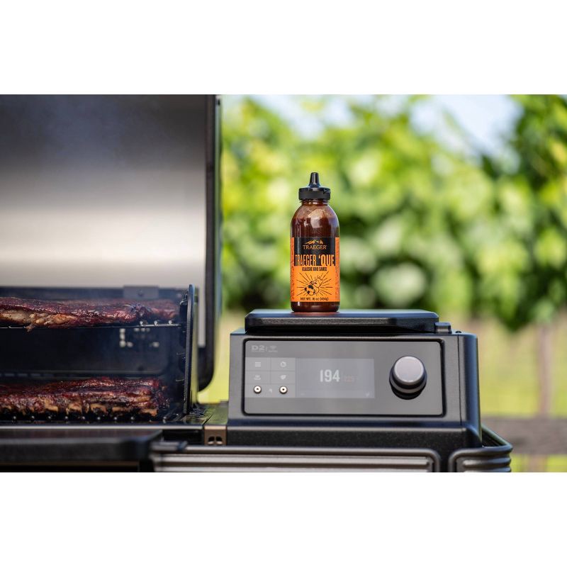 slide 3 of 6, Traeger Que BBQ Sauce (16oz Squeeze), 16 oz