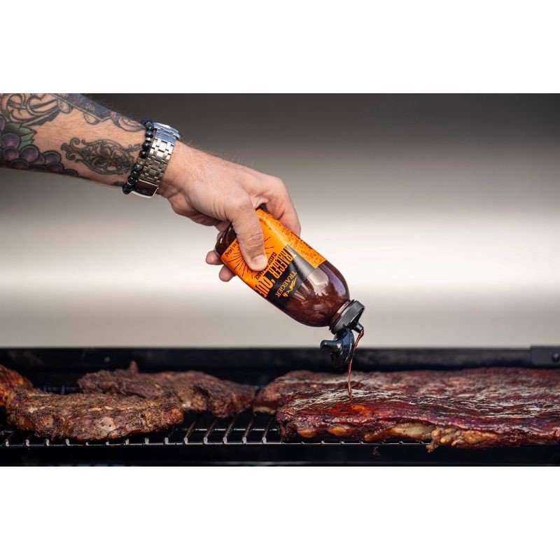 slide 5 of 6, Traeger Que BBQ Sauce (16oz Squeeze), 16 oz