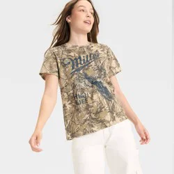 Women's Miller Pheasant Short Sleeve Graphic T-Shirt - Camouflage XS