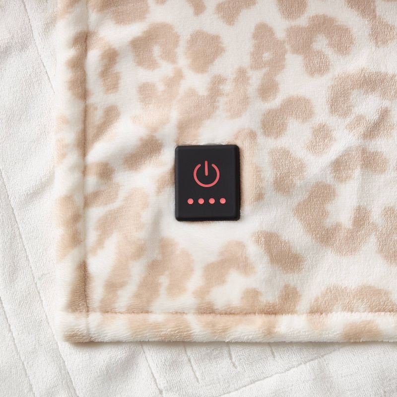 slide 4 of 5, Brookstone Heated Printed Plush Throw Cheetah Taupe, 1 ct