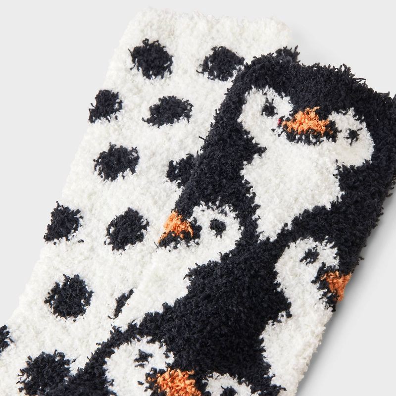 slide 3 of 3, Women's Penguin 2pk Cozy Crew Socks - Black/White 4-10, 2 ct