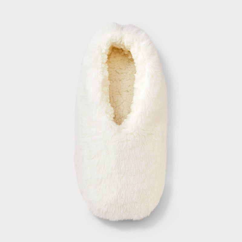slide 3 of 4, Women's Plush Faux Fur Cozy Slipper Socks with Slip Resistant Soles - Auden™ Ivory M/L, 1 ct