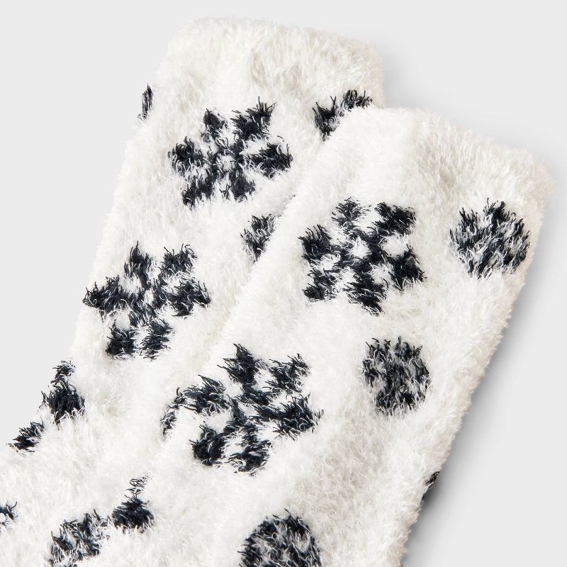 slide 3 of 3, Women's Snowflake Cozy Crew Socks - Auden™ Ivory 4-10, 1 ct