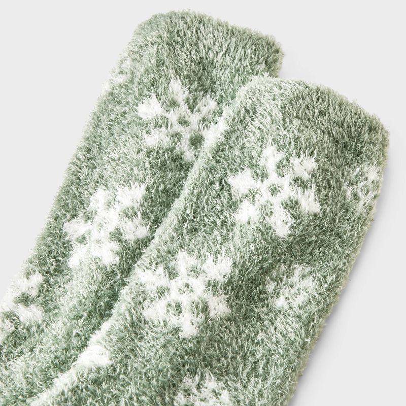 slide 3 of 3, Women's Snowflake Cozy Crew Socks - Auden™ Green 4-10, 1 ct