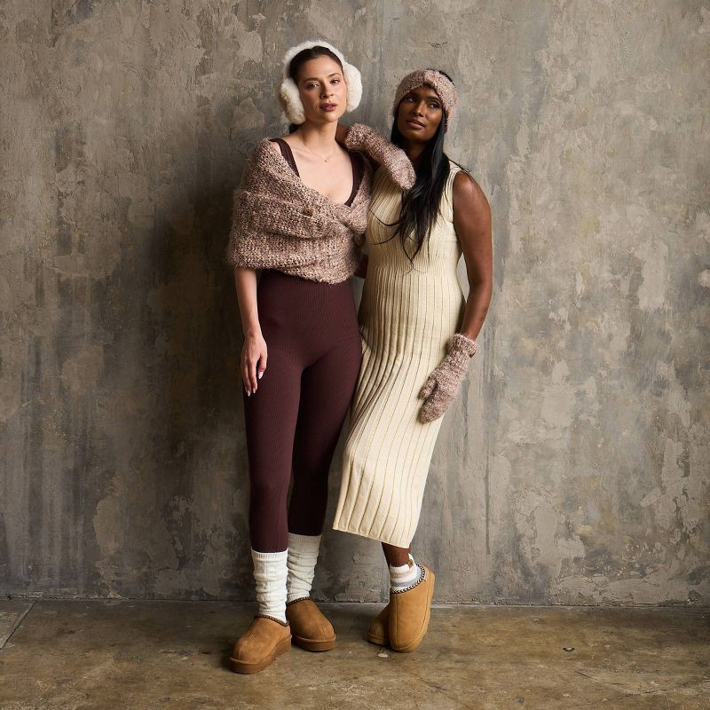 slide 3 of 3, Bearpaw Women's Boot Knee High Cable Socks 1pk - Egret, 1 ct