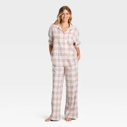 Women's Flannel Long Sleeve Button Down Shirt and Pants Pajama Set - Auden™ Cream/Pink Plaid XL