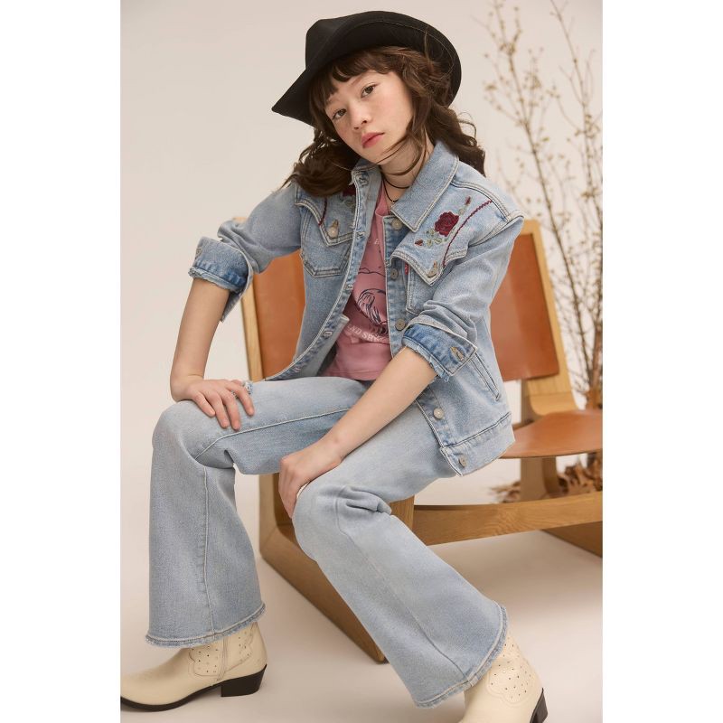 slide 5 of 6, Levi's® Girls' Western Trucker Denim Jacket - Light Wash XL, 1 ct