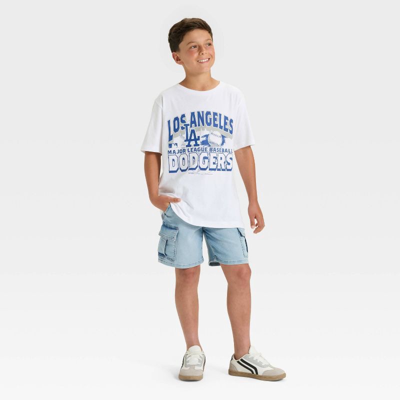 slide 4 of 4, Boys' Los Angeles Dodgers Short Sleeve Oversized Graphic T-Shirt - White L, 1 ct