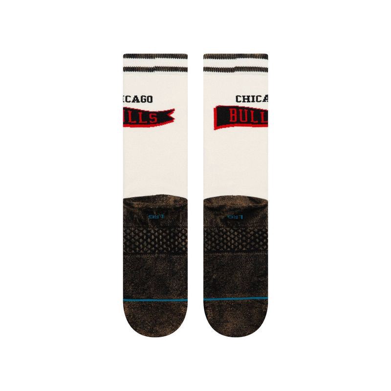 slide 3 of 5, NBA Chicago Bulls Victory Large Crew Socks, 1 ct