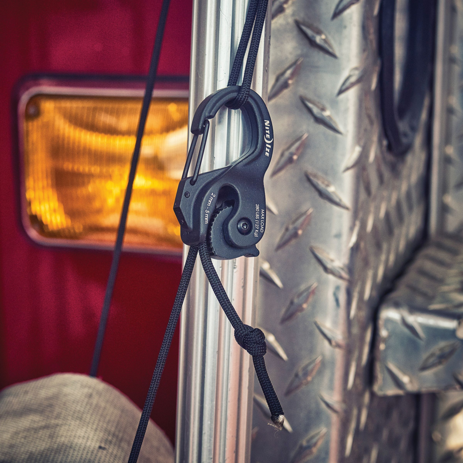 slide 3 of 8, NITE IZE CamJam Xt Aluminum Cord Tightener, SM