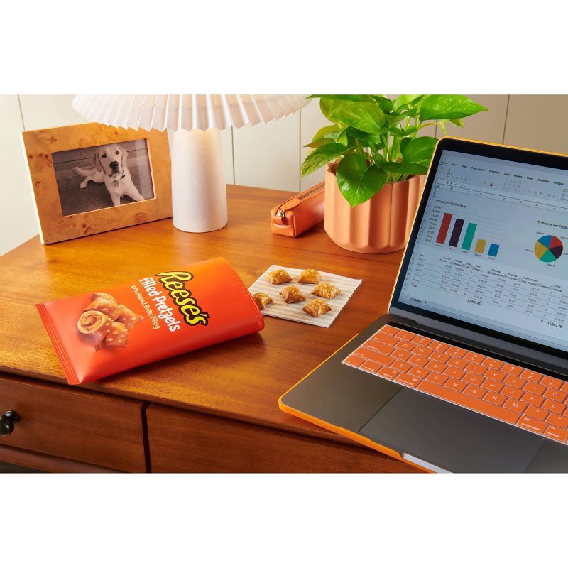 slide 3 of 6, Reese's Filled Pretzels with Peanut Butter Filling - 5oz, 5 oz