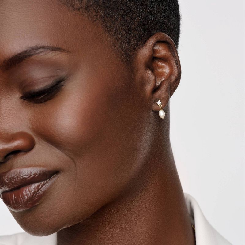 slide 2 of 2, Kendra Scott Linda Drop Earrings - Gold/Pearl, 1 ct