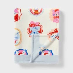 Patisserie Scatter Pet Shoppe Kids' Throw Blanket Cream - Pillowfort™