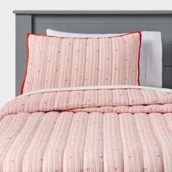 Full/Queen Patisserie Heart Striped Kids' Quilt Set - Pillowfort™