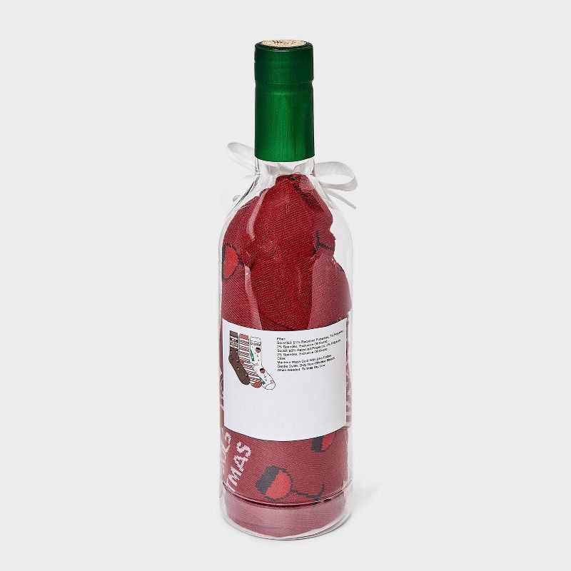 slide 4 of 4, Women's Wine Christmas 3pk Crew Socks - Red/Green/Ivory 4-10, 3 ct