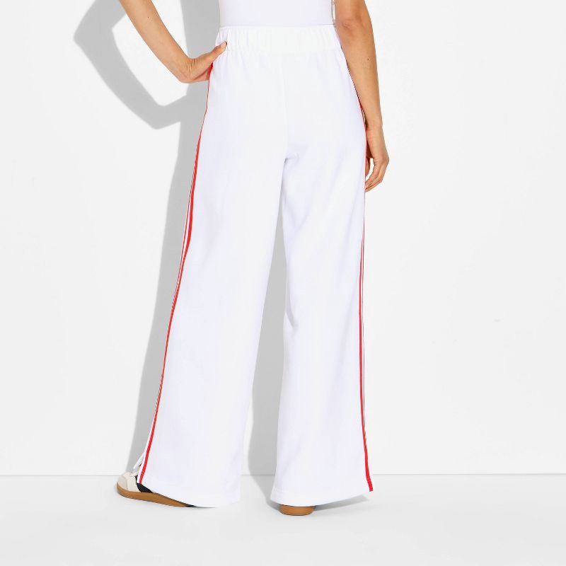 slide 3 of 3, Women's Diet Coke Graphic Sweatpants - White XXL, 1 ct