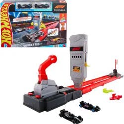 Hot Wheels Racing Formula 1 Grid Start Track Set and 2 Die-Cast F1 Cars in 1:64 Scale