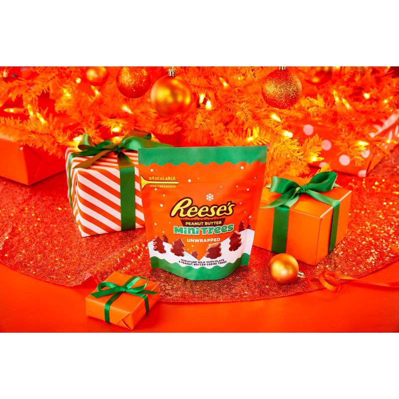 slide 3 of 7, Reese's Tiny Christmas Trees Stand Up Chocolate Pouch - 7.6oz, 7.6 oz