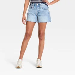 Women's Mid-Rise 90's Baggy Jean Shorts - Universal Thread™ Medium Wash 10