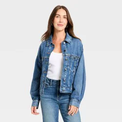 Women's Relaxed Trucker Denim Jacket - Universal Thread™ Medium Wash M
