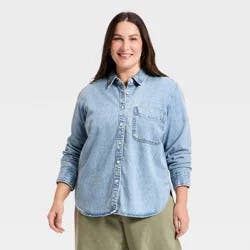 Women's Relaxed Denim Shirt - Universal Thread™ Light Wash XXL