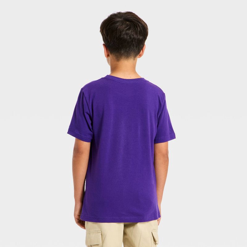 slide 3 of 4, NBA Boys' Los Angeles Lakers Oversized Short Sleeve Graphic T-Shirt - Purple M, 1 ct