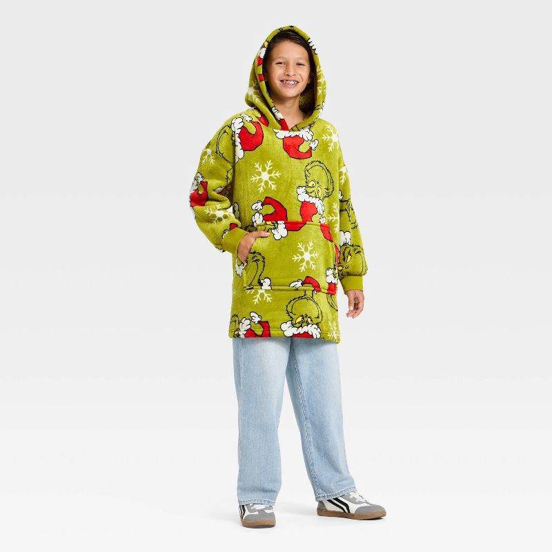 slide 3 of 3, Boys' The Grinch Oversized Plush Hooded Sweatshirt - Green M/L, 1 ct