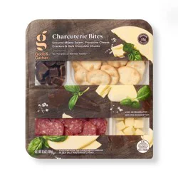 Charcuterie Bites Milano Nuggets Mild Provolone Cubes Dark Chocolate Chunks Round Crackers - 6.5oz - Good & Gather™