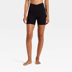 Women's Everyday Soft Ultra High-Rise Crossover Bike Shorts 5" - All In Motion Black XXL