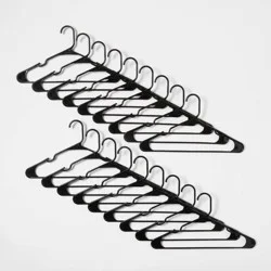 18pk Plastic Hangers Black - Brightroom™