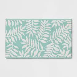 20"x34" Palm Striped Reversible Accent Rug Aqua/White - Sun Squad™