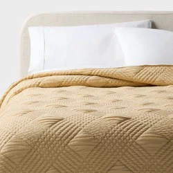 King Diamond Matelasse Gauze Quilt Yellow - Threshold™
