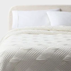 Full/Queen Diamond Matelasse Gauze Quilt Ivory - Threshold™