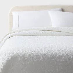 King Heirloom Floral Stitch Quilt White - Threshold™
