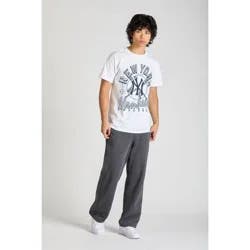 MLB New York Yankees Men's White Champion T-Shirt - XXL