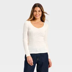 Women's Long Sleeve Ribbed V-Neck T-Shirt - Universal Thread™ Cream L