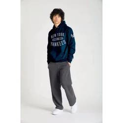 MLB New York Yankees Men's Champion Hooded Sweatshirt - XL