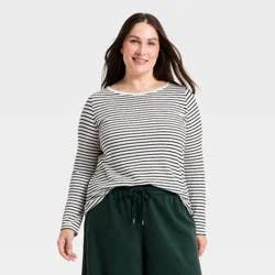 Women's Long Sleeve T-Shirt - Universal Thread™ Cream Striped XXL