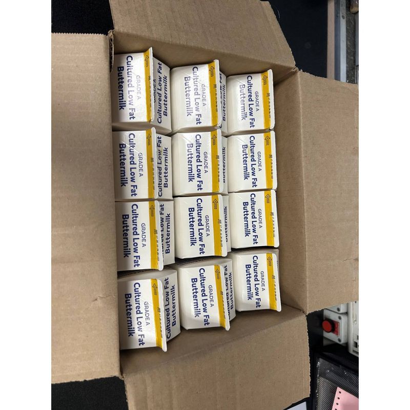 slide 3 of 4, Rockview Farms 1.5% Low Fat Buttermilk - 32 fl oz, 32 fl oz