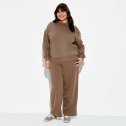 Women's Oversized Pullover Sweatshirt - Wild Fable™ Espresso XXL