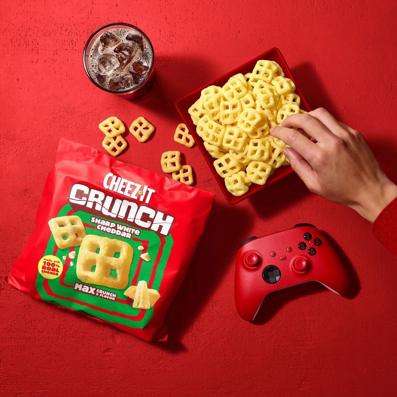 slide 5 of 9, Cheez-It Crunch Sharp White Cheddar Crackers - 6.5oz, 6.5 oz