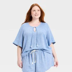 Women's Bell Elbow Sleeve Keyhole Peasant Top - Universal Thread™ Chambray XXL